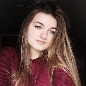 Meet your Posher, Caydence